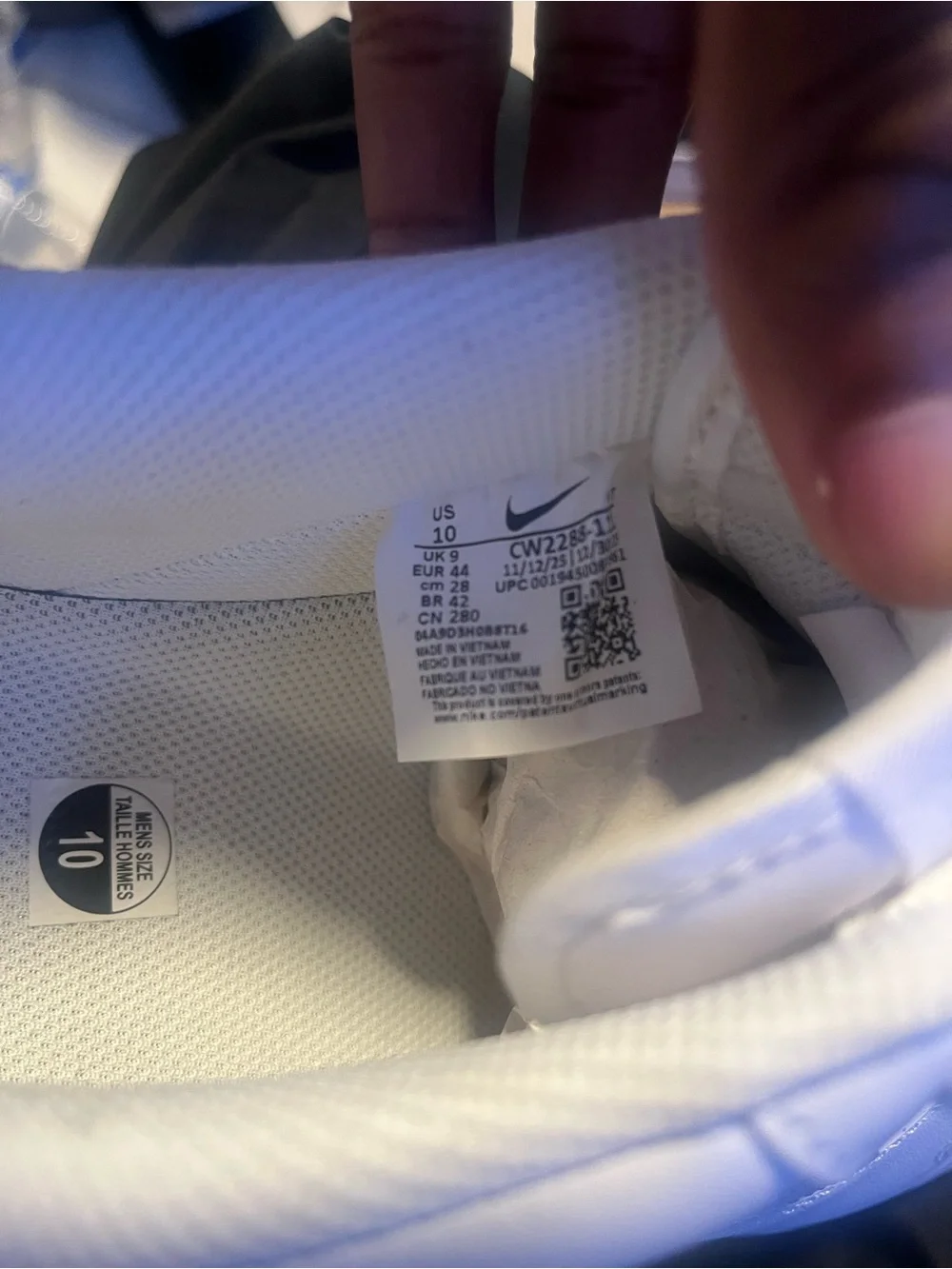 Nike White Low-Top Lace-Up Sneaker